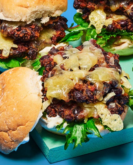 Punchy Black bean smash burgers