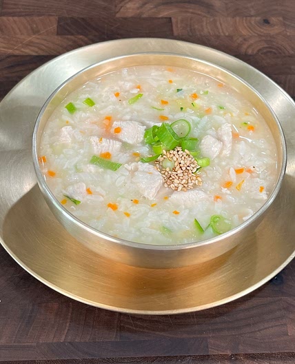 담백하고 맛있는 닭야채죽