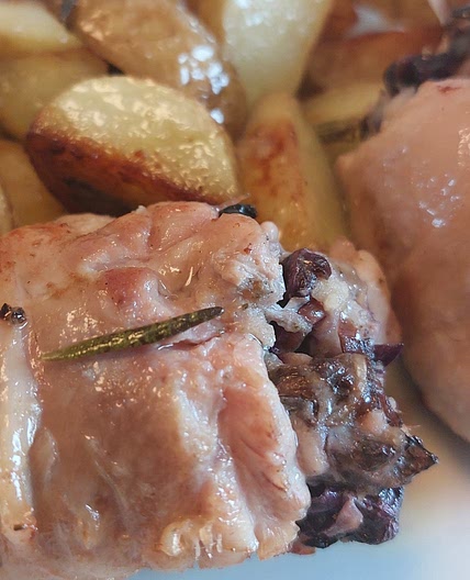 Stuffed chicken legs - Sausage, radicchio, and gouda