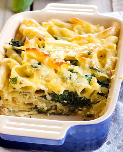 Spinach and ricotta pasta bake