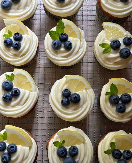 Blueberry lemon cupcakes 🫐🍋