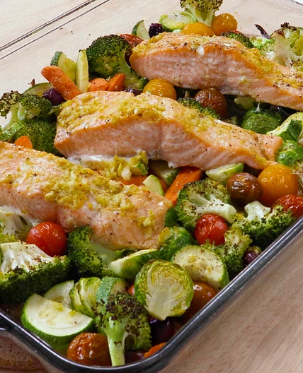One-pan healthy meal baked in 15 min / Oven Roasted Perfection / Flavorful Baked Salmon and Veggies