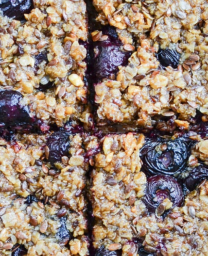 Blueberry granola breakfast bars