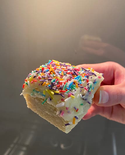 frosted sugar cookie bars 🧁