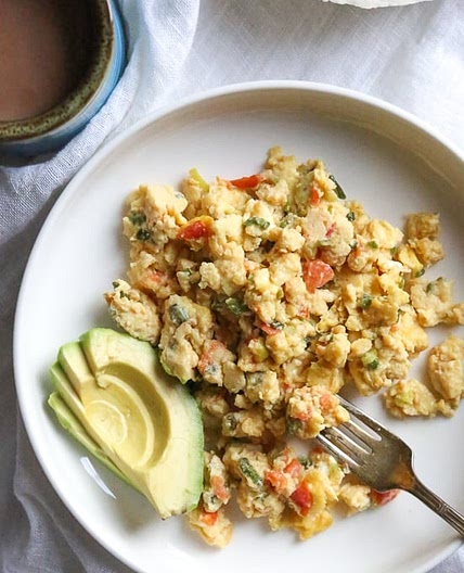 Huevos Pericos (Colombian Scrambled Eggs)