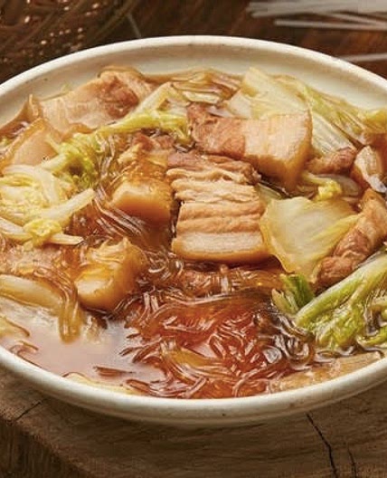 Stewed pork & Chinese cabbage (猪肉炖白菜)