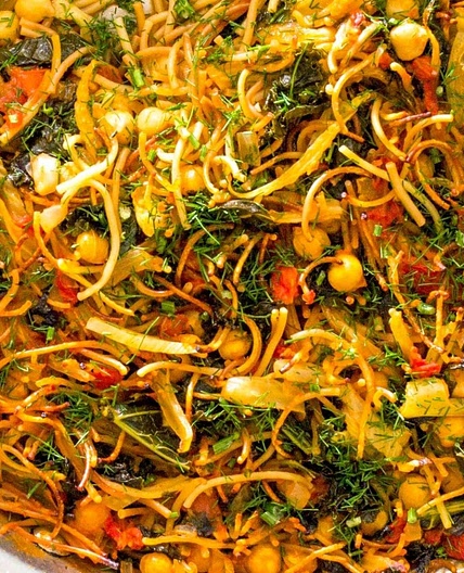 Fideos with Chickpeas Fennel and Kale