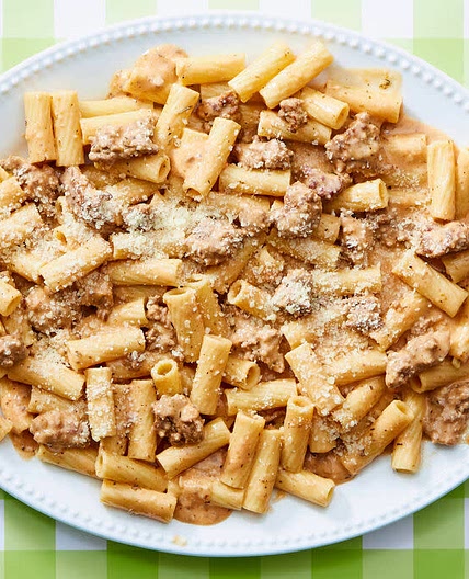 Rigatoni & Creamy Meat Sauce