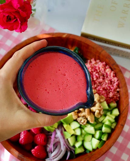 Delicious Creamy Raspberry Vinaigrette (vegan)