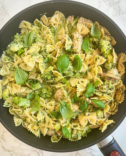 One Pan Pesto Chicken Pasta