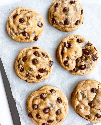 Crumbl Chocolate Chip Cookie