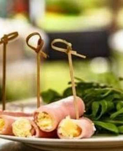 Rollos de jamón + pepino con queso cottage