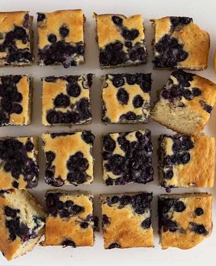 Yoghurt Berry Cake 