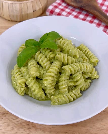 AVOCADO PESTO PASTA