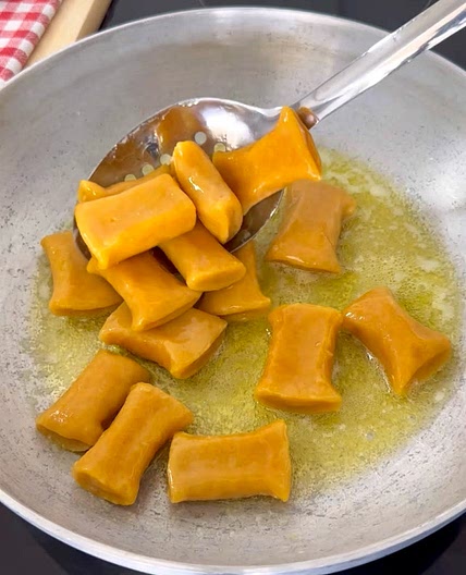 2 INGREDIENTS FRESH PASTA 🥕