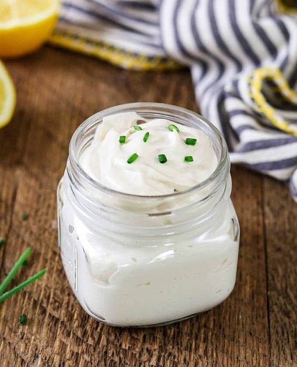 5-Ingredient Vegan Sour Cream