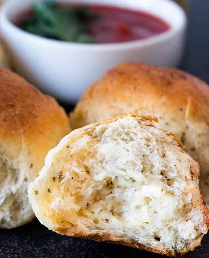 Easy Dinner Rolls Stuffed With Cheese