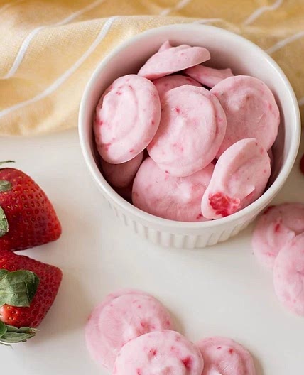 Strawberry Frozen Yogurt Bites