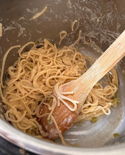 Creamy garlic pasta (ip)