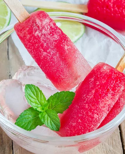 Luscious Vodka Popsicle Recipe with Raspberries and Mint