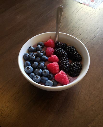 Blueberry Smoothie Bowl w Blackberries