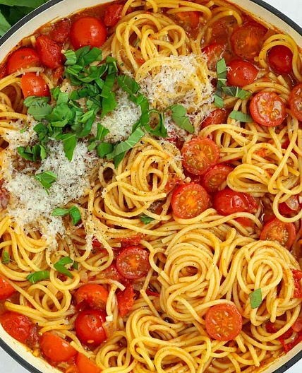 Tomato Pasta {Easiest ONE POT Recipe!}