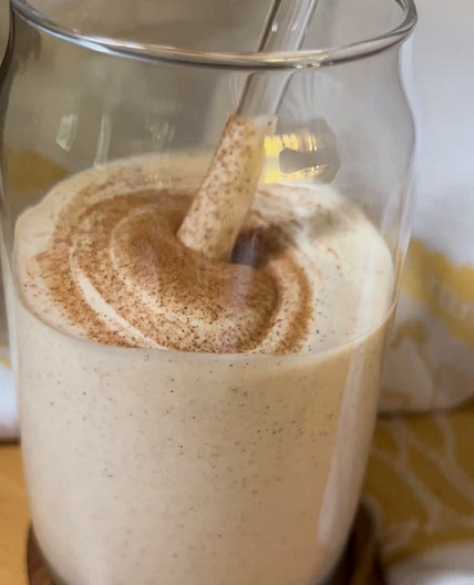 Cinnamon Roll Smoothie