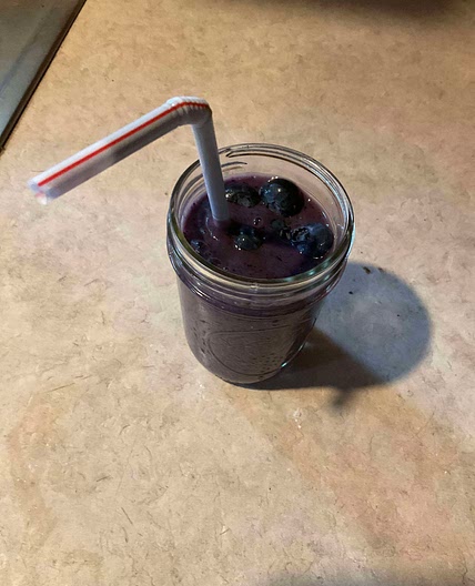 Super easy, blueberry banana smoothie