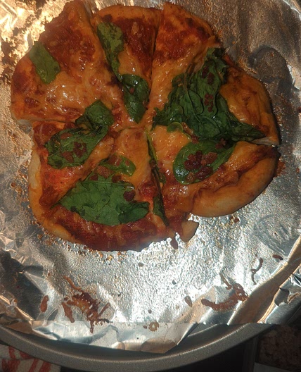 Spinach and cheese Pizza