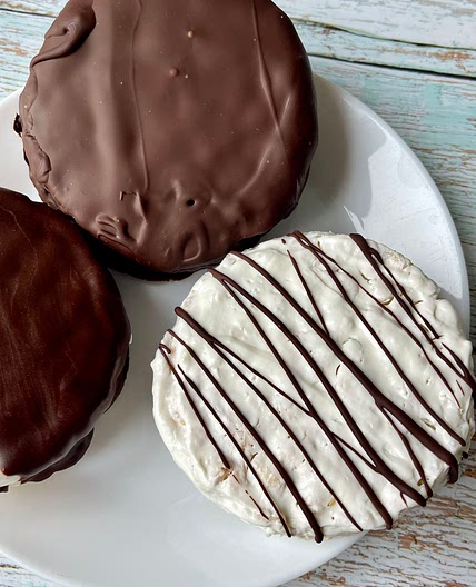 Chocolate Rice-Cake Sandwiches 