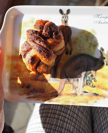 Sourdough cinnamon buns