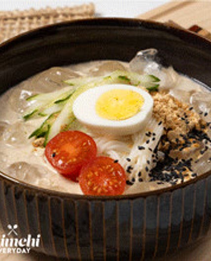 Cold Tofu Noodle Soup / 쉬운 두부 콩국수