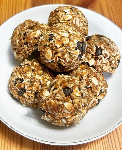 Chocolate Chip Coconut Oat Balls