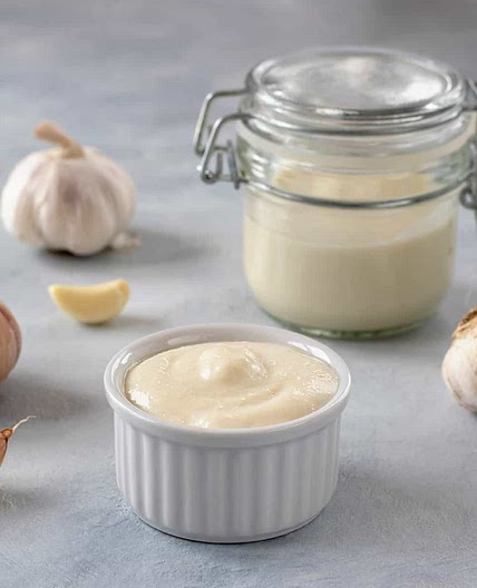 Lebanese Garlic Sauce (Toum)