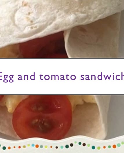 Egg and tomato sandwich
