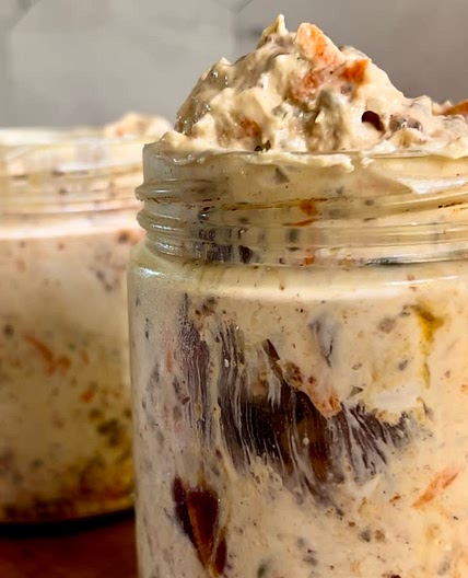 High Protein, Carrot Cake Overnight Oats