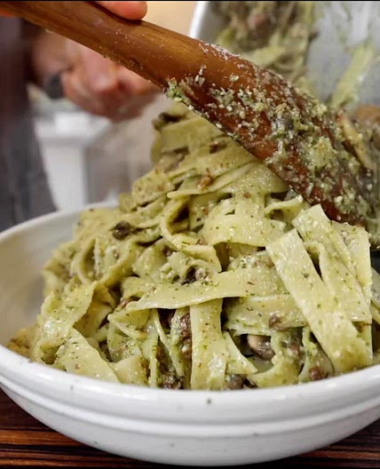 Pesto pasta with sausage