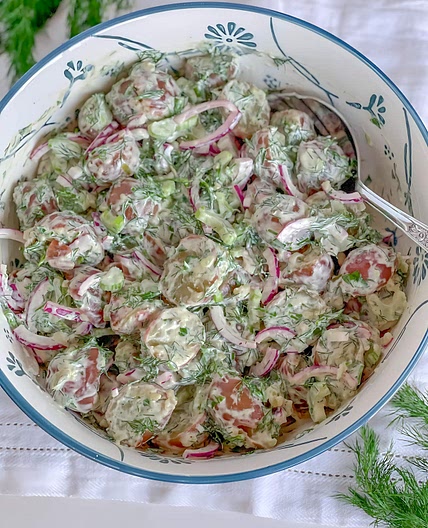 Creamy herb potato salad 