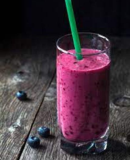 Smoothie aux fruits rouges