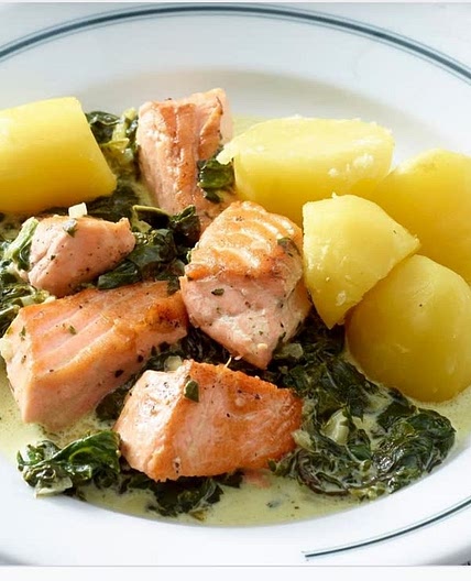 Salzkartoffeln, Spinat, Lachs