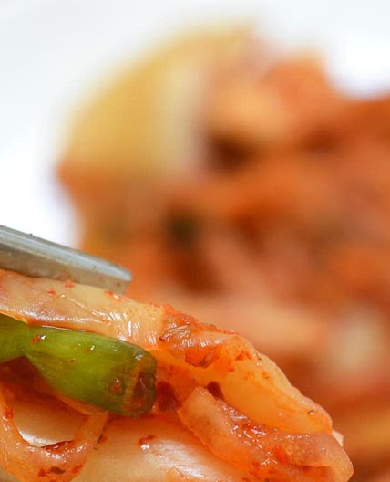 How To Make Easy Kimchi at Home