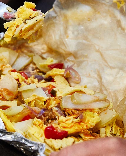 Egg, sausage and potato foil packs