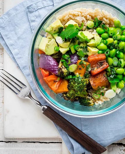 Spicy Edamame and Veggie Bowl with Tahini Drizzle