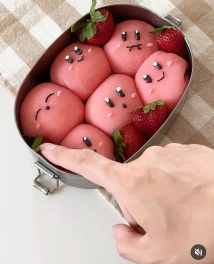 Strawberry Kirby Mochi