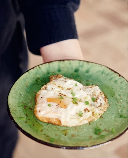 Fried eggs with toasted cumin