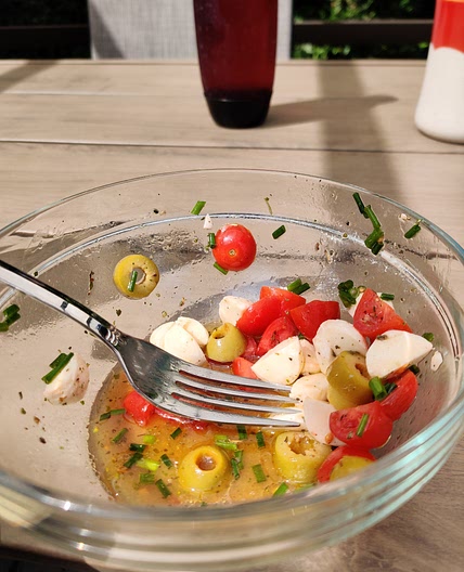 Bocconcini salad