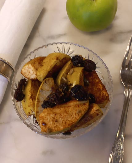 Baked Apples with cinnamon