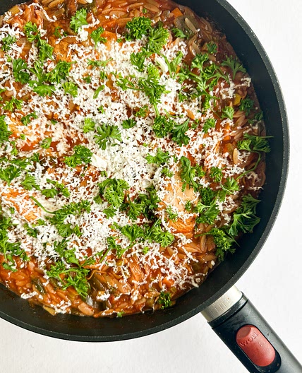 One Pot Greek Chicken Orzo (Giouvetsi)