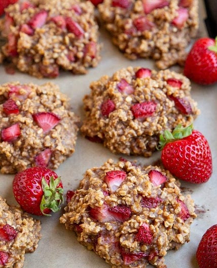 Healthy Strawberry Oatmeal Cookies