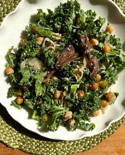 Creamy kale salad (ZOE)